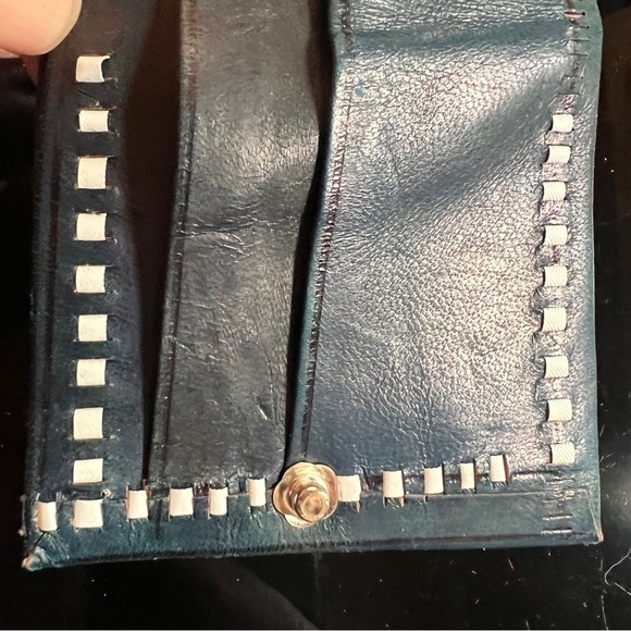 Leather Wallet. Pull corners to open coin pocket.Turn over,unsnap bill organizer - Picture 3 of 5